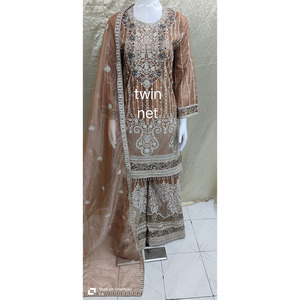Costumes de palazzo à double filet pakistanais de style indien à broderie lourde pour dames pour les fêtes d'été à bas prix - Product Image 1