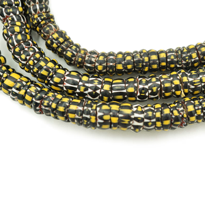 Perles de commerce africaines en verre de Chevron vénitien jaune antique | Perles rustiques tribales anciennes mélangées pour l'achat en gros - Product Image 2