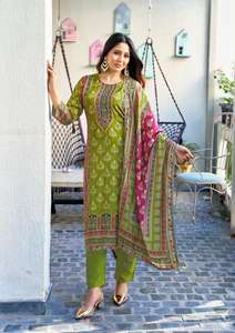 Elegante Conjunto de Salwar Kameez de Muselina de Viscosa con Estampado Tradicional Maruti para Mujer, Completamente Cosido, Ideal para Bodas Indias, Exportación - Product Image 4