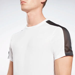 Vente en gros de t-shirts 100% coton pour hommes, logo 3D personnalisé, coupe ample surdimensionnée et solide pour les modèles de marque à impression bouffante - Product Image 3