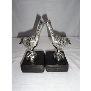 Escultura de aluminio plateado con forma de Animal brillante para decoración de sujetalibros Escultura de aluminio de mesa para decoración de oficina - Product Image 1