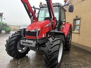 Se vende Massey Ferguson 5613 con cargador - Product Image 2