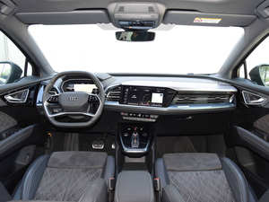 รถยนต์ไฟฟ้า SUV ระดับซูเปอร์ลักชัวรี่มือสอง รุ่น Q4-eTr--on  ระยะทางวิ่ง 201-300 กม. แบตเตอรี่ 50-70 กิโลวัตต์ชั่วโมง - Product Image 3