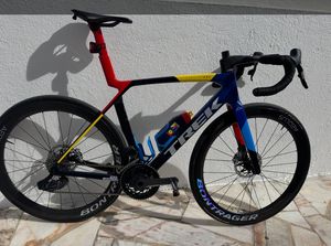 NUEVA Madone SLR 8 AXS Gen 8 2025 de Alto Rendimiento, Lista para Envío Mundial, Avanzada - Product Image 4