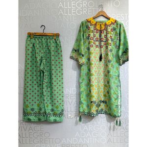 ชุดสูทผู้หญิงแบบ 2 ชิ้น รุ่น SL00248 - Product Image 1