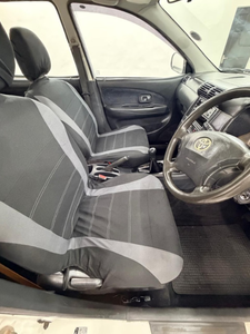 รถยนต์มือสองคุณภาพดีราคาประหยัด ปี 2011 โตโยต้า อวาแนนซ่า 1.5 SX พวงมาลัยขวา - Product Image 2