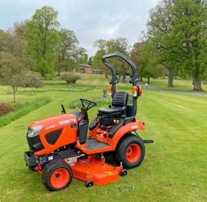 Tracteur utilitaire compact Kubota BX231 d'origine, 21 CV |   Tracteur diesel 4x4 pour usage agricole - Product Image 5