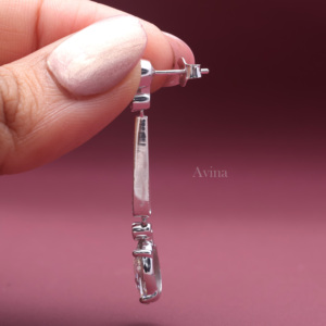 Boucles d'oreilles pendantes ovales en diamant cultivé en laboratoire certifié IGI en or blanc/jaune et rose 18 carats |   Boucles d'oreilles longues de luxe serties de diamants - Product Image 4