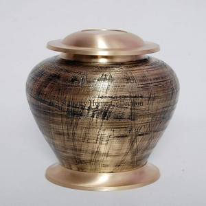 โกศใส่เถ้ากระดูกและกระถางและเหยือกสีครีมเคลือบผงออกแบบลายดอกไม้ใบไม้สีทอง - Product Image 6