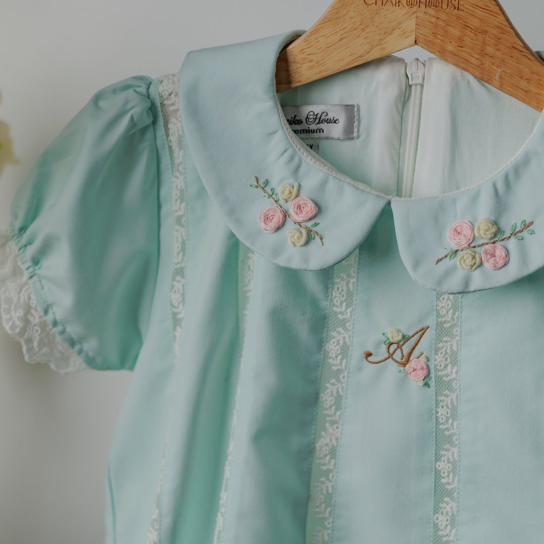 สีเขียวอ่อน