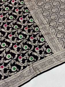 Blusa de Sari de Seda Khadi Georgette Suave y Pura para Mujer, Diseño de Última Moda, con Bordado Zari Butti en Toda la Superficie, Hecho en India - Product Image 2