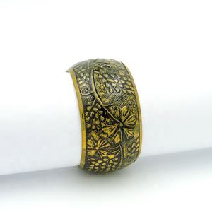 Servilletero de girasol en relieve, diseño de cobre antiguo de latón, decoración de mesa de boda perfecta, Decoración de mesa elegante - Product Image 6