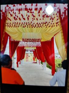 Tela de carpa de boda de primera calidad con gotas de guirnalda de rosas para eventos temáticos tradicionales indios y bohemios - Product Image 2