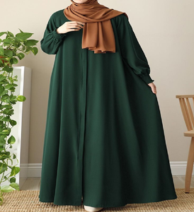 Abaya en lavande magnifique avec des détails délicats sur les manches. Disponible à prix de gros. - Product Image 4