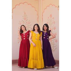 Vêtements ethniques design, vêtements de fête et de mariage, robe Kurti brodée multifil en fausse floraison au meilleur prix du marché - Product Image 1