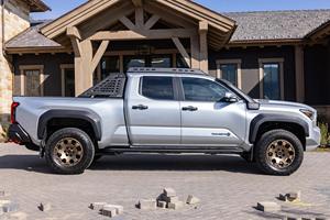 Toyota Tacoma Trail-hunter Double Cab i-Force Max 4×4 2024 - Product Image 2