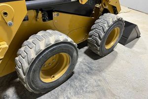 รถตักล้อยางและรถแทรกเตอร์ตักดิน รุ่น 246D ยี่ห้อดัง พร้อมเครื่องยนต์ CAMC และปั๊มไฮดรอลิก HYDAC ประสิทธิภาพสูง ราคาโรงงาน - Product Image 6