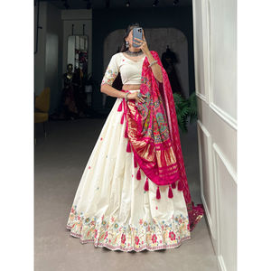 FashionHarbour Bulk Bollywood Style Khadi Cotton Lehenga Choli con Zari Dupatta para bodas y bailes de otoño - Product Image 6