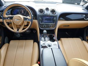 Gran Oferta, Excelente Estado: Bentley Bentayga Híbrido 2020 con Tracción en las Cuatro Ruedas, Listo para Enviar - Product Image 4