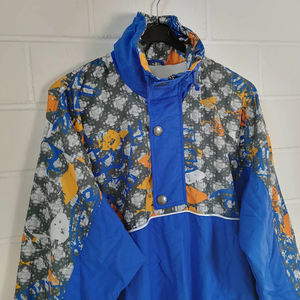 เสื้อแจ็คเก็ตกันลมระบายอากาศสำหรับผู้ชายเสื้อกันลมสำหรับเล่นกีฬาฟุตบอลพิมพ์ลายโลโก้ตามสั่ง - Product Image 6