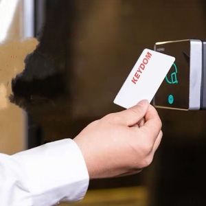 Tasarım hizmetleri özelleştirilmiş boş <span class=keywords><strong>Nfc</strong></span> kart Rfid dokunun etiketi iş 13.56Mhz siyah mat PVC RFID <span class=keywords><strong>Nfc</strong></span> dokunun kartları