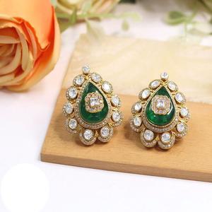 Pendientes de Oreja con Acabado Dorado y Piedras de Aspecto Tradicional para Mujeres y Niñas, para Fiestas y Bodas, Colección de Moda - Product Image 2