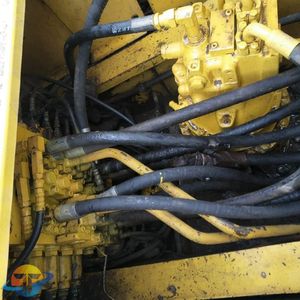 Excavatrice sur chenilles Komatsu PC220-7 d'occasion de haute qualité, vente chaude avec moteur et composants de pompe principaux - Product Image 4