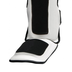 Protège-tibia en cuir véritable personnalisé et durable rembourrage en mousse Protège-tibia de kickboxing et d'arts martiaux de Muay Thai - Product Image 6
