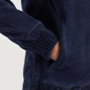 เสื้อแจ็คเก็ตมีฮู้ดผ้าหนังกลับระบายอากาศสำหรับฤดูใบไม้ร่วง - Product Image 6