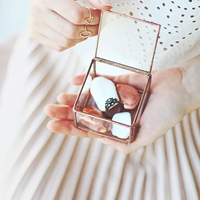 Meilleurs prix de gros, boîte de rangement pour bijoux élégante en métal et verre de haute qualité, de forme carrée, avec taille personnalisée pour bagues, pendentifs, etc.