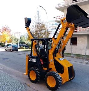 รถตักล้อยางขนาดเล็ก JCB 1CX แบบ 4x4 พร้อมหัวขุด |   รถตักล้อยาง JCB 1CX ขนาดเล็ก เครื่องยนต์ดีเซล สำหรับงานก่อสร้าง - Product Image 4