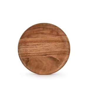 Assiettes en bois finies à la main Assiettes en bois de chêne naturel par l'artisanat du croissant - Product Image 1