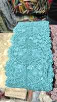 Lacets brodés à la machine sur mesure en motifs floraux et en six couleurs avec matériel de broderie attaché pour robe de mariée