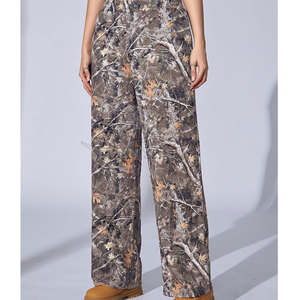 Pantalones Deportivos con Estampado de Camuflaje, Diseño de Jungla y Ajuste Cómodo para un Estilo Informal - Product Image 2