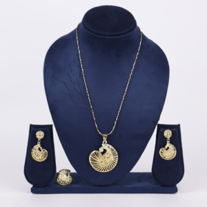 Ensemble de boucles d'oreilles élégantes pendentifs en or plaqué or bijoux tendance en laiton pour fiançailles, mariage ou fête - Product Image 1