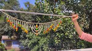 Diwali Dreams <b>Capes</b> Window Wall Bandarwal and Torans Traditional Wall Hanging,Indian Home Accents Door Decor <b>Wedding</b> Decoration - Product Image 5