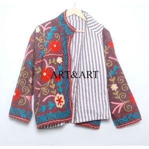 Chaqueta Acolchada de Algodón 100% Bordada a Mano de Lujo, Detalles Florales Intrincados, Elegancia Atemporal, Especial de Invierno - Product Image 6