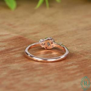 1.00 tcw Baguette ตัด Moissanite เพชรคลัสเตอร์แหวนเครื่องประดับพราวสำหรับผู้หญิง - Product Image 4