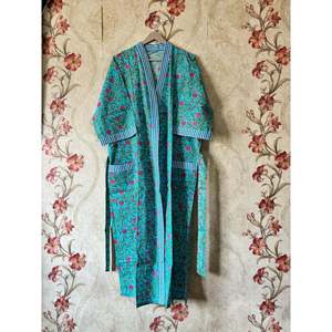 Robe kimono en coton rayé à fleurs, vêtement de détente respirant - Product Image 1