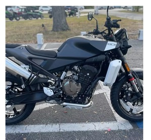 NUEVO 2025 Husqvarrna Svarttpilen 801 Industrial - Product Image 6