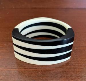 Brazalete de apertura de personalidad de moda Diseño exagerado Color geométrico Brazaletes de resina acrílica para mujeres - Product Image 3