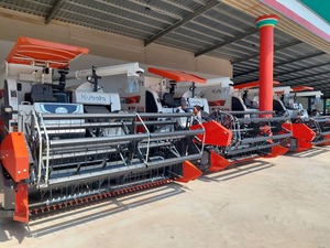 Pour Moissonneuse-batteuse à engrenages, récolteuse de céréales rouges, haute productivité, utilisation en riziculture, largeur de travail 4000 mm, 3000 kg - Product Image 4