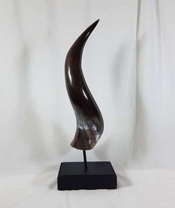 Corne à boire Viking corne de buffle polie naturelle avec support en fer et corne de vin artisanat naturel par fs international - Product Image 2