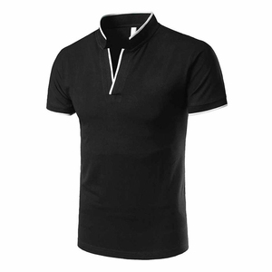 Polo à manches courtes pour homme, noir, tricoté, couleur unie, coupe classique, avec col à bordure blanche - Product Image 1