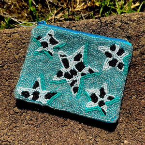 Porte-monnaie en perles de rocaille en forme de cœur, ce porte-monnaie est la combinaison parfaite de style et de commodité, sac par MD HANDICRAFTS - Product Image 3