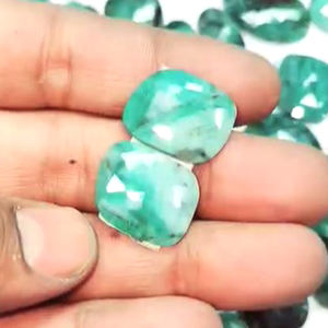 Iroc ทรงหลวมสีเขียวมรกตดิบธรรมชาติขนาด15-25มม. มี1518คู่75คู่ - Product Image 2