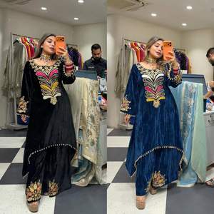 Traje Salwar de Terciopelo de Diseño Indio-Pakistaní con Lentejuelas y Bordados, Traje Salwar Elegante para Fiestas, Bodas y Uso Casual - Product Image 5