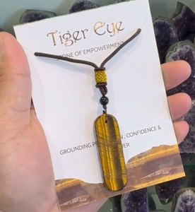Vente en gros de pierres précieuses en cristal Oeil de tigre Pendentifs pour la guérison - Product Image 1