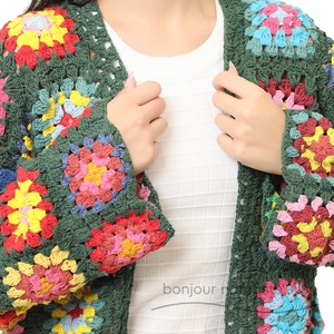 Giacca fatta a mano all'uncinetto da donna Cardigan in maglia Boho sostenibile da donna - Product Image 5