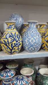 Vases en céramique Art déco faits à la main sur mesure, dessus de table portable à glaçure brillante, parfait pour exposer des fleurs et améliorer la décoration - Product Image 3